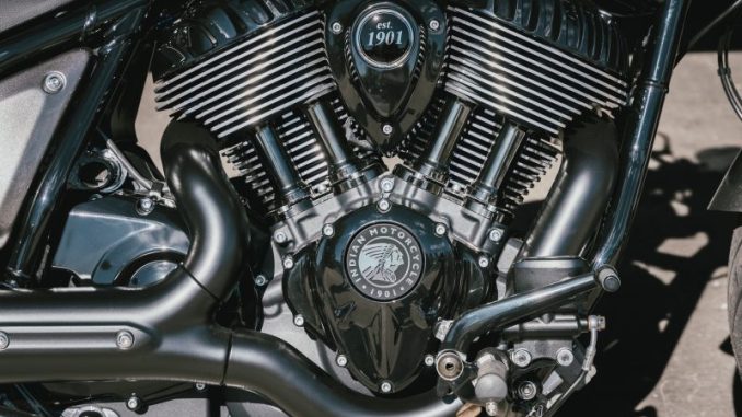 Indian Chief Dark Horse 2026 – L’esprit pur du V-Twin américain.